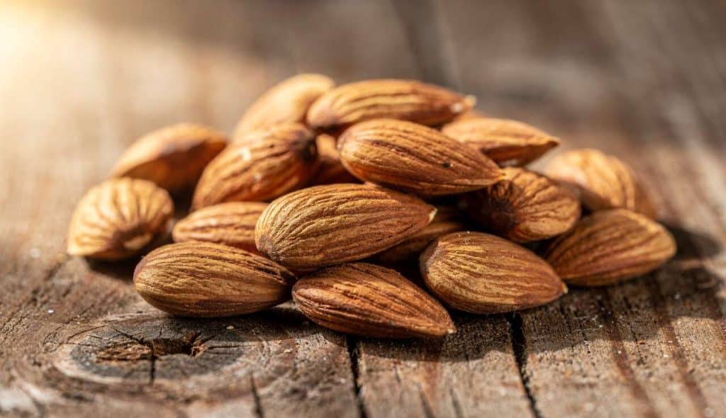 Amandes : un allié naturel contre le cholestérol ?